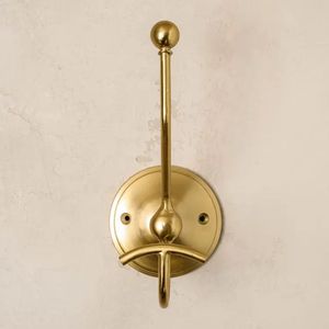 Ganchos de pared de latón de inspiración heráldica para proyectos de restauración, que combinan con el decorismo de la época, autenticidad, calidad, valor para el hogar y atractivo. - Product Image 5