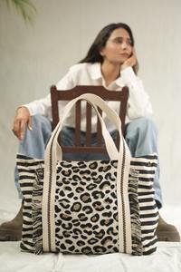 Sac fourre-tout de tous les jours matelassé à patchwork multicolore Sacs fourre-tout de luxe de qualité supérieure fabriqués en Inde Produit par fabricant indien - Product Image 4