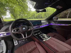 BMW i7 xDrive60 AWD berline 2024, moteur électrique 4L, sièges en cuir, conduite à gauche, toit ouvrant, boîte de vitesses manuelle et automatique, caméra arrière, occasion - Product Image 6