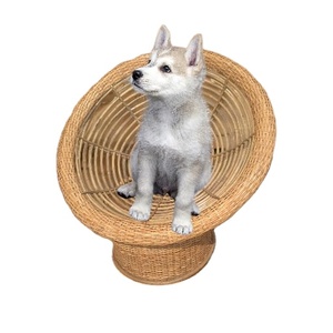 New Design Portable Cute Pet Natural Bamboo Cane Basket Outdoor Durable Rest Chair Cats Dogs Puppy Comfort Pet Basket