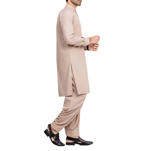 Nouveau Salwar Kameez pour homme en beige doux en gros, avec un col mandarin élégant et des boutons dorés, style minimaliste sophistiqué - Product Image 3