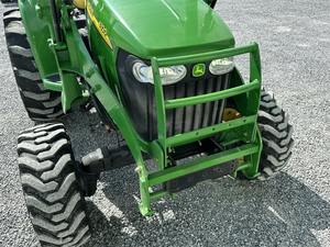 Tractor usado 2009 John Deeree 4320 - Product Image 4