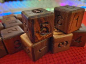 ชุดลูกเต๋าไม้ธรรมชาติทำมือ 7 ชิ้น รูปทรงหลายเหลี่ยม เป็นมิตรกับสิ่งแวดล้อม สำหรับเกมกระดาน RPG ผจญภัย Tradebyd - Product Image 3