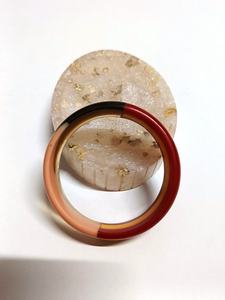 Brazaletes hechos a mano de madera marrón y crema para niñas y mujeres en forma circular - Product Image 3