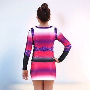 Nouveauté 2026 : Ensembles d'uniformes de cheerleading personnalisés pour femmes – Vente en gros de vêtements de sport confortables 100 % polyester - Product Image 2