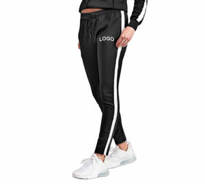 Vente en gros Survêtement deux pièces en coton doux pour femmes Ensemble de jogging décontracté Sweat-shirt à manches longues et pantalon à la mode assortie - Product Image 4