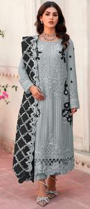 Organza pesada paquistaní con traje bordado con pesado Santoon Pent con bordado de organza pesado con trabajo de secuencia Dupatta - Product Image 2