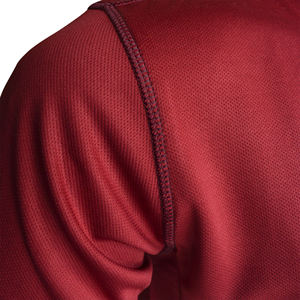 เสื้อยืดผู้ชายสีแดงพรีเมี่ยมสำหรับยิมของผู้ชายชุดออกกำลังกายแบบยั่งยืนพิมพ์ลายและโลโก้ได้ตามต้องการ - Product Image 5