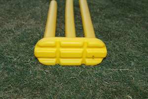 Équipement de sport de plein air pour enfants - Ensemble de cricket de plage entièrement en plastique, batte, piquets, balle, hauteur de 1,5 pied, poids de 500 g, instructions de jeu - Product Image 2