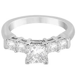 Bague de fiançailles en platine 0,40 ct avec 5 diamants taille princesse - Product Image 1