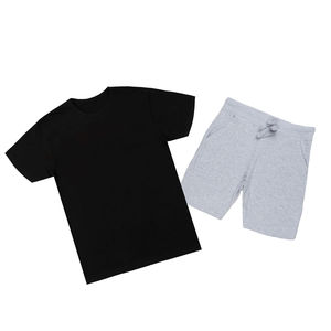 Vente en gros Offre Spéciale Ensemble de vêtements de ville décontractés pour hommes personnalisés T-shirts et shorts lourds avec logo - Product Image 1