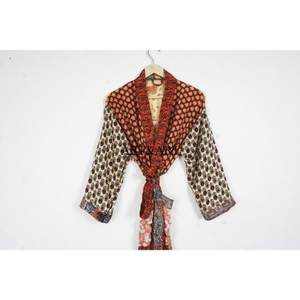 Kimono Elegante Vintage para Festivales, 100% Seda, con Costuras a Mano, Suave y Liso, Estilo para la Vida Diaria, Talla Única para Usar en Verano y Otoño - Product Image 2