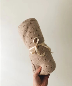 Manta de punto de ganchillo de bebé de lana merino personalizada, sombrero, manopla, zapatilla conjunto de regalo - Product Image 6