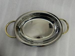 Bandeja de servicio de metal de diseño moderno para decoración del hogar con asa - Product Image 5