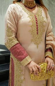 NOUVEAU DESIGNER DE SOIRÉE TOP ET BOTAM. AVEC FANCY DUPPATA ET BRODERIE - Product Image 4