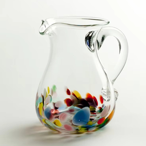 เหยือกน้ำเรซินดีไซน์คลาสสิกทำจากเรซิ่นโพลีเอสเตอร์พร้อมลวดลายหมุนสำหรับใช้ในครัวของขวัญคริสต์มาส - Product Image 1