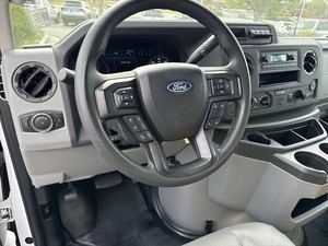 Châssis Ford E-Series E-350 SD Cutaway LB DRW RWD 2024 Blanc Robuste d'occasion avec Pack Équipement, Jantes Acier et Pack Remorquage - Product Image 5