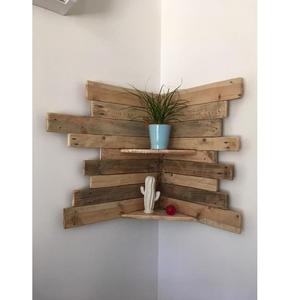 Étagères flottantes d'angle rustiques en bois de récupération, décoration murale en bois de palette, étagère suspendue pour salon, bureau et maison - Product Image 1