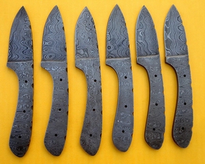 มีดตั้งแคมป์เหล็กดามัสกัสทำด้วยมือ7นิ้วสกินเนอร์ใบมีดสำหรับใช้ในครัว - Product Image 1