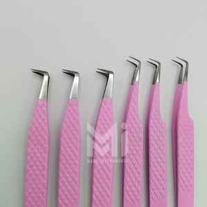 Pince à épiler professionnelle en acier inoxydable avec pointes pointues à angle incurvé Outils durables pour les cils volumineux - Product Image 4