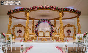 Mandap Tallado Mayur para Ceremonia de Boda Gujarati, Mandap con Tema de Palacio para Ceremonia de Boda India, Magnífico Mandap de Madera para Eventos en Australia - Product Image 3