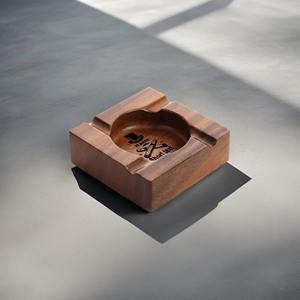 Nouveauté Cendrier en bois de forme carrée Accessoires pour fumeurs Cendrier Directement de l'usine - Product Image 2