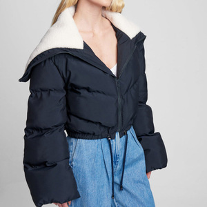 Chaqueta Corta Acolchada para Mujer, Diseño Nuevo, con Capucha, Chaqueta Bomber Corta, Chaqueta de Invierno Acolchada y Aislada para Mujer - Product Image 5