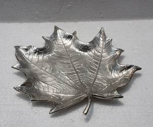 Plateau décoratif en aluminium plaqué or de haute qualité Design de luxe et moderne pour la maison jardin service de noël métal argenté - Product Image 1