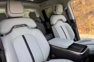 Rivian R1T Adventure Edition 2025 Usado en Excelentes Condiciones, Motor Dual, Tracción en las Cuatro Ruedas - Product Image 4