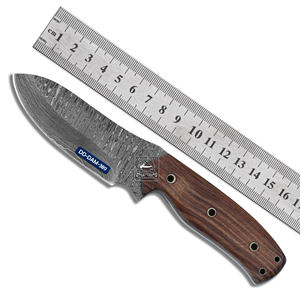 Cuchillo de Caza Personalizable Hecho a Mano DD-DAM-388 con Hoja de Acero de Damasco, Punta Trailing de 3mm y Mango de Madera de Nogal Exótico Grabado - Product Image 2