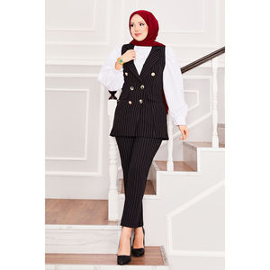 Ensemble deux pièces rayé noir : Gilet à col chemise avec boutons décoratifs et pantalon - Product Image 1