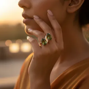 Bague en argent 925 avec péridot pour femme, pierre précieuse taille poire, bijoux fins minimalistes, sertissage à griffes, pour usage quotidien - Product Image 1