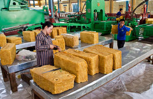 Poudre de caoutchouc naturel vietnamien SVR 3L de qualité supérieure jaune clair pour la fabrication de pneus | NGOC - Product Image 6