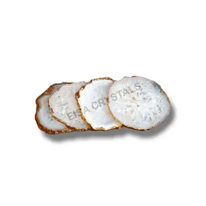 أحجار كوارتز كوسترز بيضاء مرصعة بأحجار كريستالية من العقيق 100٪ طبيعية مع قطع زخرفية ذهبية وردية منتجات عالمية