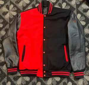 Chaqueta Universitaria Vintage Personalizable, 100% Lana, Reversible, Talla XS, Bordada, Botones de Mezclilla 3D, Servicio OEM Disponible - Product Image 6