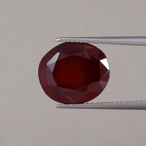 Pierre précieuse naturelle en hessonite rouge, taille ovale de 9,56 carats, 14x12 mm, claire |   Fabrication de bijoux en pierres précieuses certifiées IGI en gros - Product Image 1