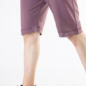 กางเกงขาสั้นลำลองของผู้ชายทำจากผ้าฝ้าย100% พร้อมโลโก้แบบปรับแต่งได้ชุดออกกำลังกายระบายอากาศลายกลางเอวสีทึบบริการ OEM - Product Image 6