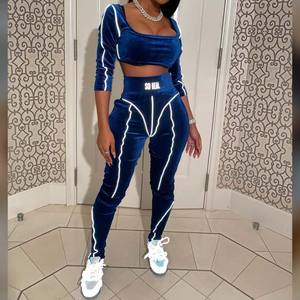 Chándal de terciopelo unisex para mujer y hombre, conjunto de Sudadera con capucha y pantalones de chándal con cremallera y estampado de diamantes de imitación de talla grande - Product Image 1