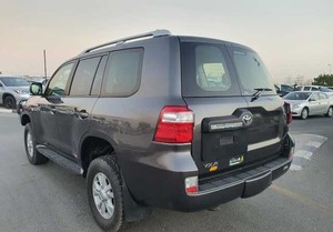 Para TOYOTA para LAND CRUISER SUV Opción completa Perfecto estado 12 meses de garantía Auto 8L Turbo Diesel AWD Luz de cuero disponible - Product Image 3