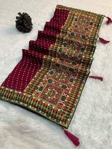 Royal and Rich Bandhani Print & Heavy wark Patti Work Bordure en sari avec chemisier Bangalori - Product Image 5