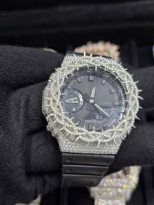 นาฬิกาโมอิสซาไนต์แบบฝังเพชร นาฬิกาคาสิโอแบบดิจิตอลประดับเพชร สไตล์ฮิปฮอป ของขวัญสำหรับเขา นาฬิกาทำมือ - Product Image 2