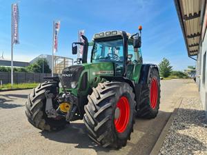 Tractor Fendt 718 828 Vario Premium de 100HP, Máquina Agrícola de Alta Resistencia con Motor Potente, Disponible para Trabajos Agrícolas - Product Image 3