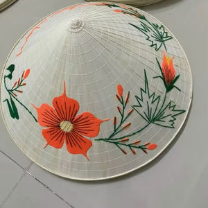 Chapeau conique en bambou écologique du Vietnam, chapeau en bambou naturel, article cadeau artisanal - Product Image 1