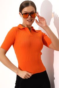 Chemisier en tricot à col polo pour femmes respirant été élégant et confortable T-Shirt à manches courtes élastique Service OEM personnalisé - Product Image 4