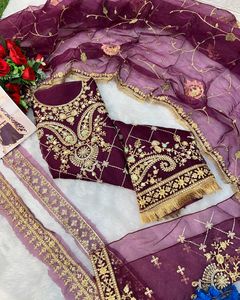 Nouveau costume en organza lourd et mat avec broderie et travail manuel, dupatta fantaisie pour la vente en gros de vêtements indiens et pakistanais - Product Image 1