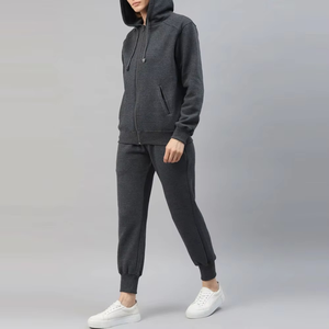 Conjunto de chándal recortado personalizado Sudadera con capucha para correr Sudaderas con capucha bordadas de gran tamaño Estilo informal de invierno para mujeres - Product Image 2