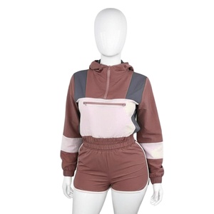 ชุดเซ็ตฮู้ดดี้ครอปโอเวอร์ไซส์สำหรับผู้หญิง สไตล์สตรีทแวร์สุดเทรนดี้ ชุดลำลองสองชิ้น เนื้อผ้านุ่ม สวมใส่สบาย เหมาะสำหรับใส่ในชีวิตประจำวัน - Product Image 1