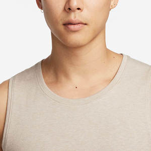 Camiseta sin mangas beige para hombre, cuello redondo, informal, transpirable, de punto, de algodón, de color liso. - Product Image 6
