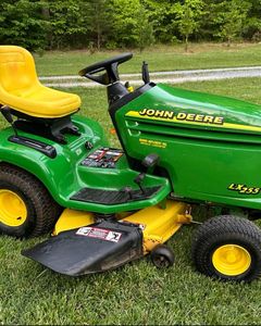 En stock John Deeree cortacésped usado y nuevo Comprar ahora a precios baratos entrega rápida para la venta. - Product Image 1