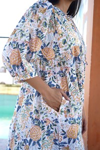 Nouvelle robe Anarkali rouge traditionnelle en coton pour l'été 2024, col halter, manches longues, pour occasions formelles, à fleurs, coupe évasée à volants - Product Image 3